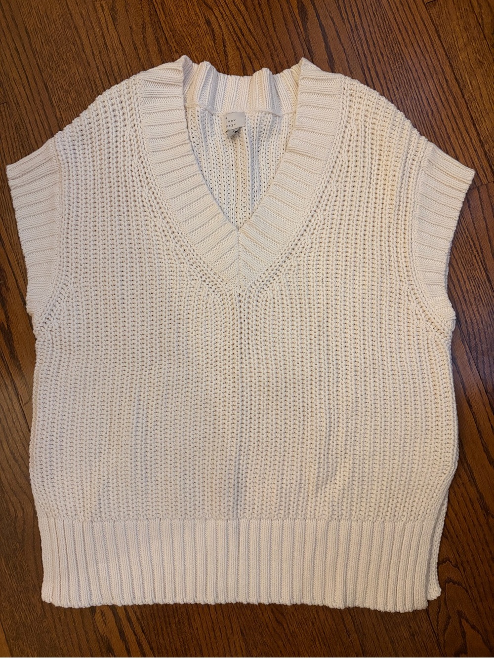a new day Cream V-Neck Knit Sleeveless Sweater Vest